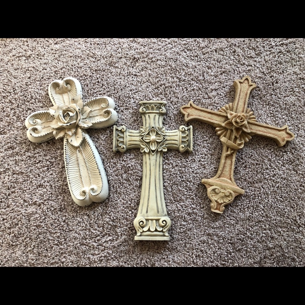 Set of 3 crosses